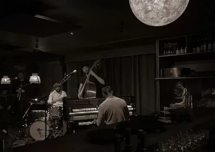 Dinner party: London restaurants with live entertainment